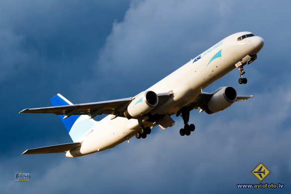 Boeing 757-23APF
