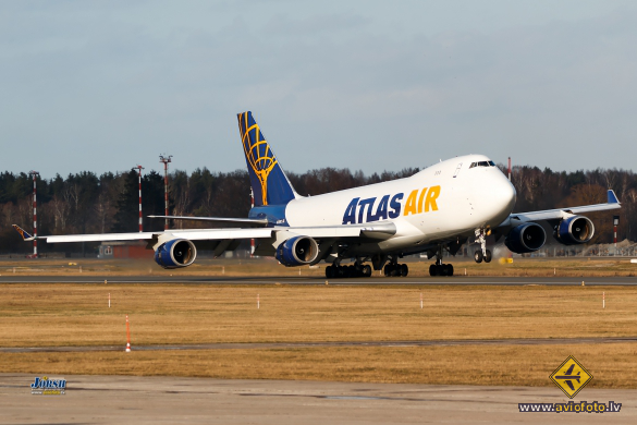 Boeing 747-47UF/SCD