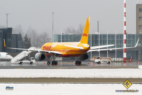 Boeing 757-256(PCF)