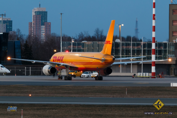 Boeing 757-28A(PCF)