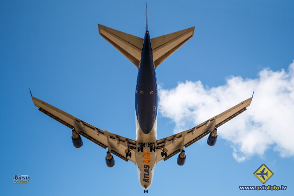 Boeing 747-47UF/SCD