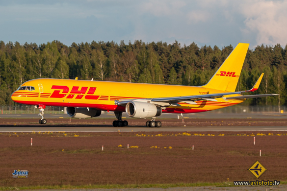 Boeing 757-223(PCF)
