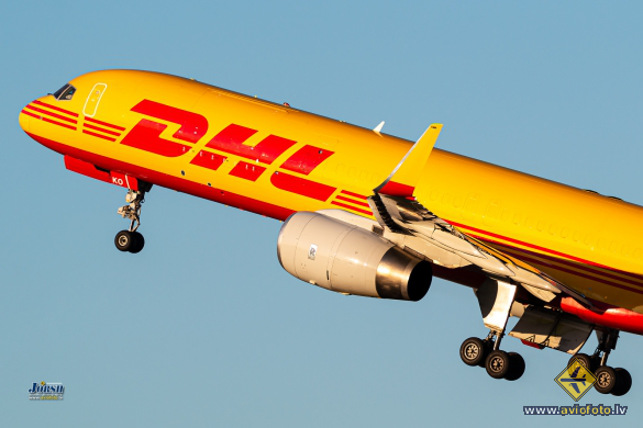 Boeing 757-223(PCF)