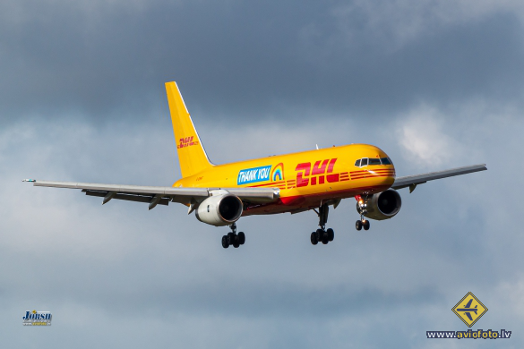 Boeing 757-236(SF)