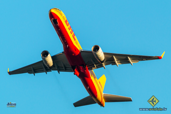 Boeing 757-223(PCF)