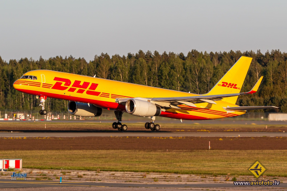 Boeing 757-256(PCF)