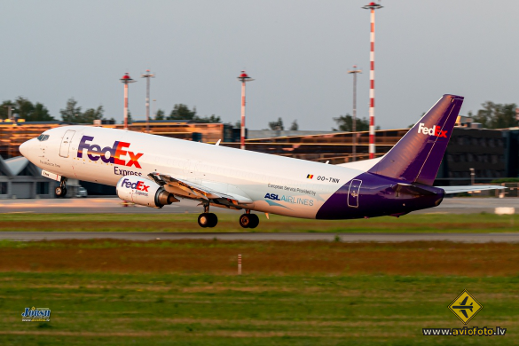 Boeing 737-45D(SF)