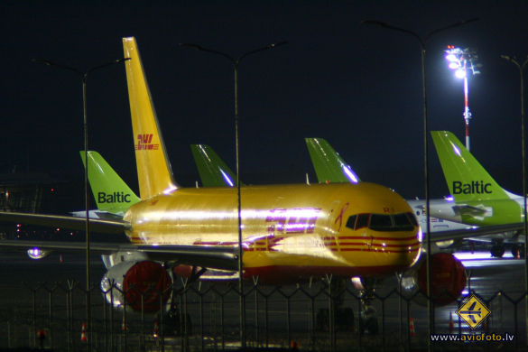 Boeing 757-236(SF)