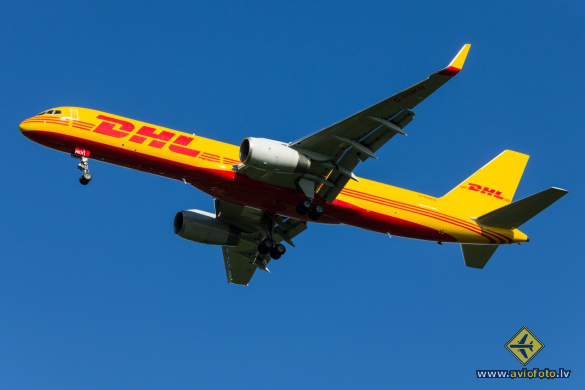 Boeing 757-223(PCF)