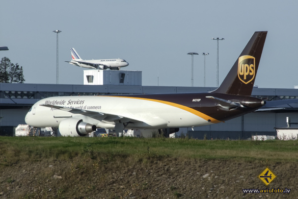 Boeing 757-24APF