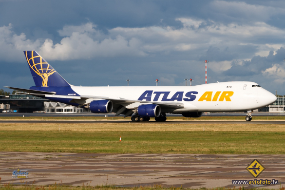 Boeing 747-87UF/SCD