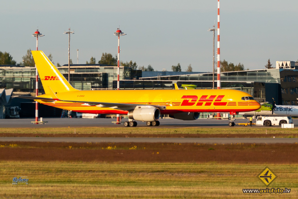 Boeing 757-256(PCF)