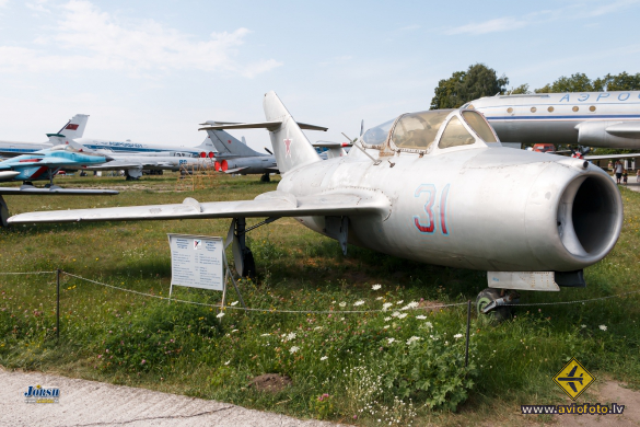 Mikoyan-Gurevich MiG-15UTI