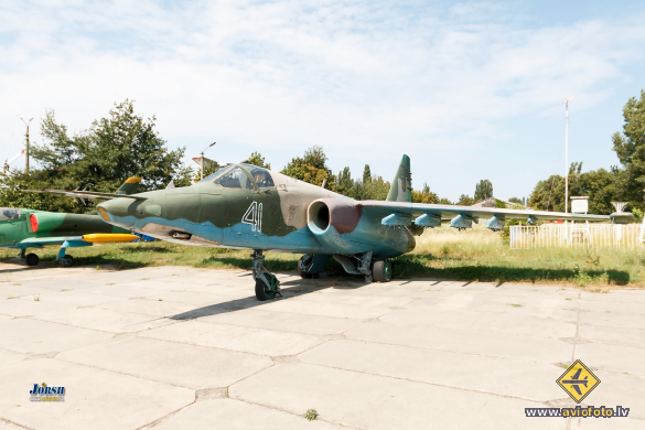 Sukhoi Su-25