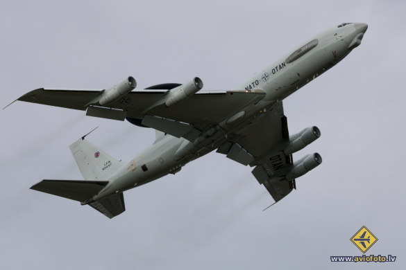 Boeing E-3A Sentry (707-300)