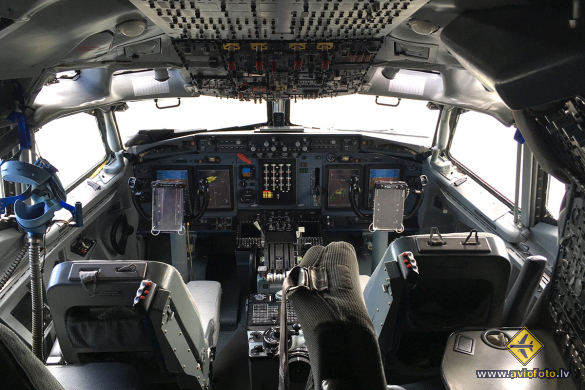 Boeing E-3A Sentry (707-300)