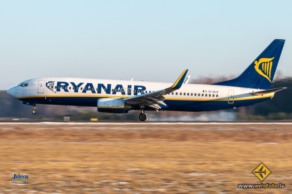 Boeing 737-8AS