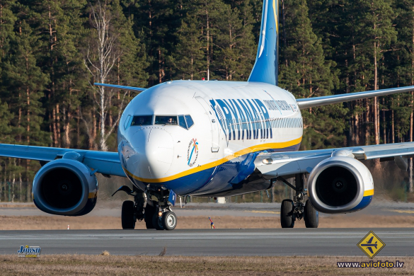 Boeing 737-8AS