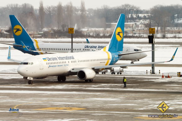 Boeing 737-8KV