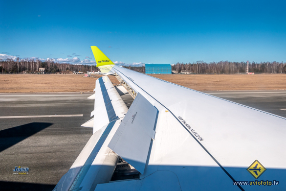 Bombardier CSeries CS300 (BD-500-1A11)