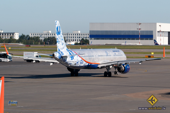 Airbus A321-211