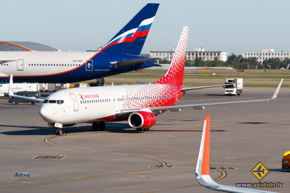 Boeing 737-8LJ