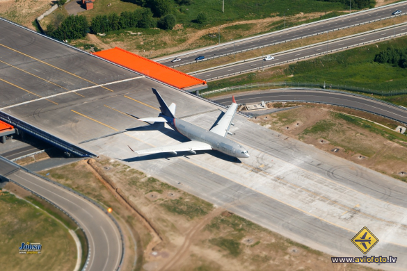 Ilyushin Il-96-300