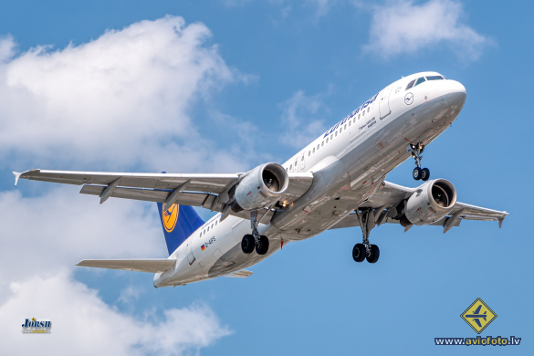 Airbus A320-211