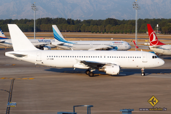 Airbus A320-212