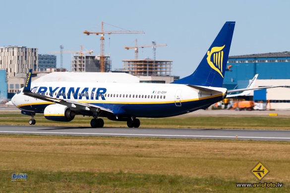 Boeing 737-8AS