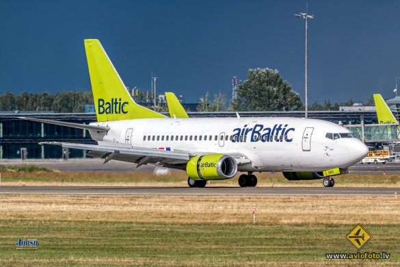Boeing 737-53S