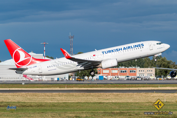 Boeing 737-8F2