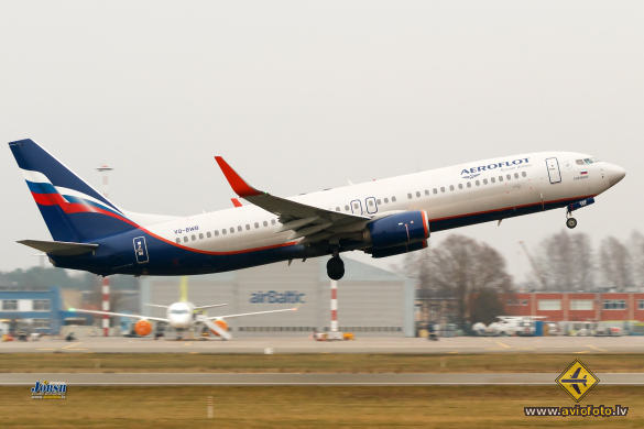 Boeing 737-8LJ