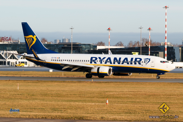 Boeing 737-8AS