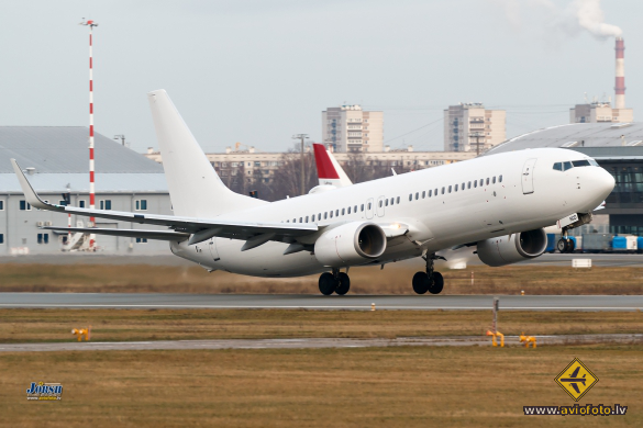 Boeing 737-8JP