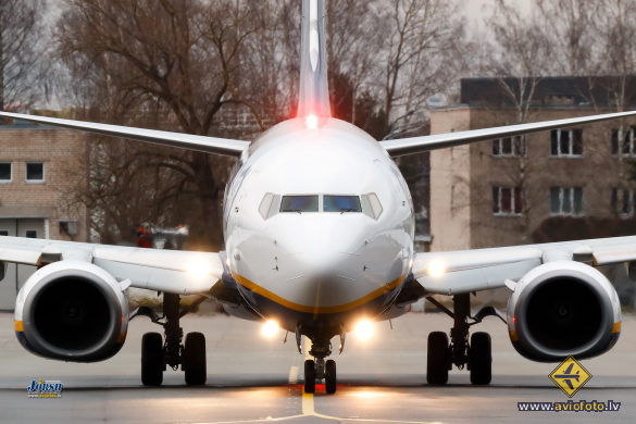 Boeing 737-8AS