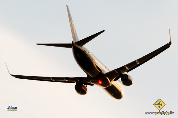 Boeing 737-8AS