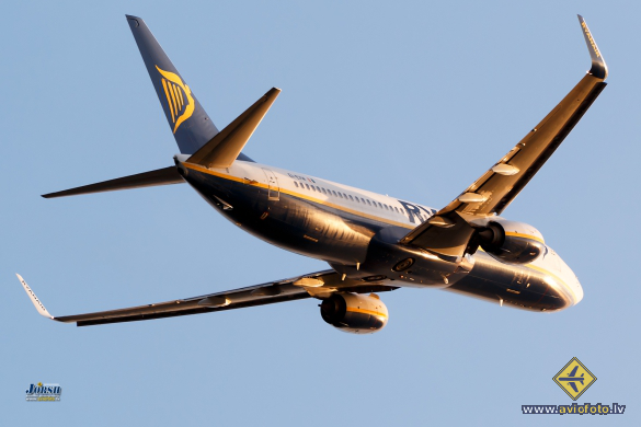 Boeing 737-8AS
