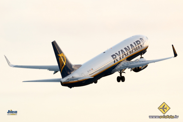 Boeing 737-8AS
