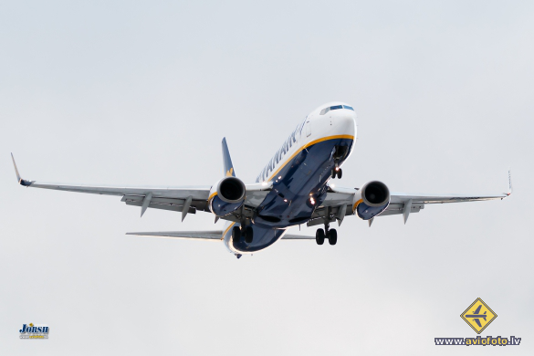 Boeing 737-8AS