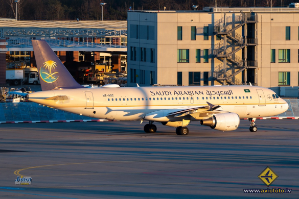 Airbus A320-214