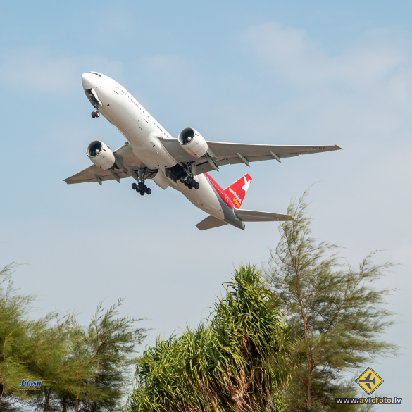 Boeing 777-2Q8/ER