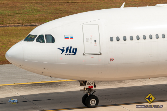 Airbus A330-323