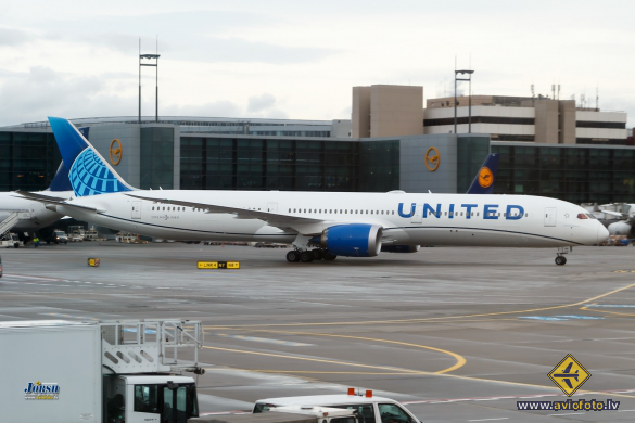 Boeing 787-10 Dreamliner