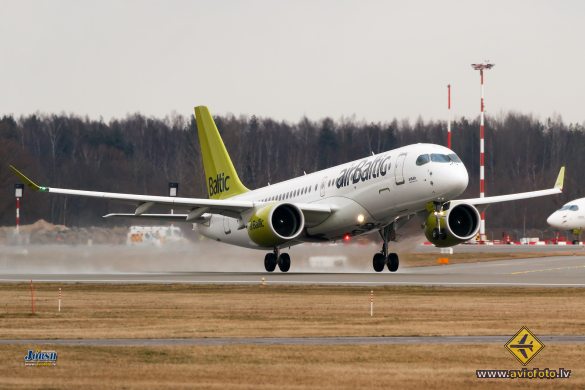 Airbus A220-300