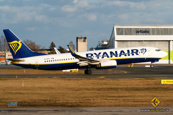 Boeing 737-8AS