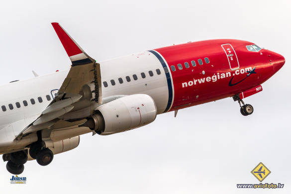 Boeing 737-8JP