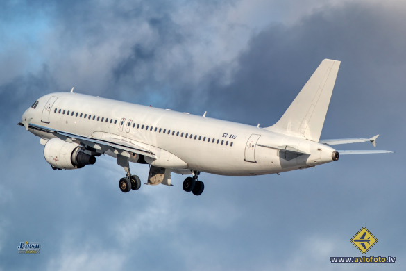 Airbus A320-214