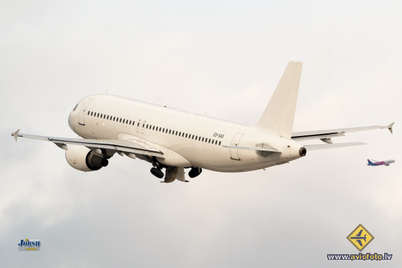 Airbus A320-214