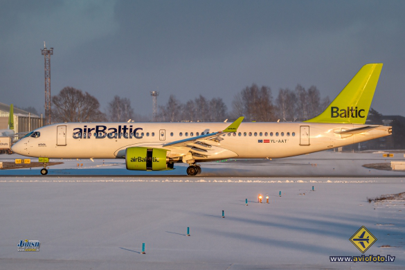 Airbus A220-300